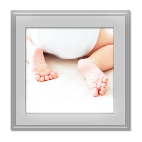 پوشک خونی یعنی چه؟ شایع‌ترین دلایل خونی‌شدن پوشک کودکان